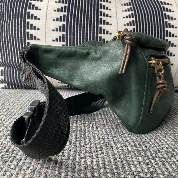 Vintage Green Leather Sling Bag - Picture 3 of 15